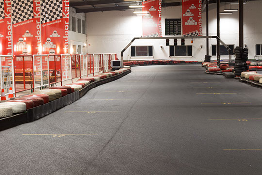 Start Ziel Bereich der Kartbahn